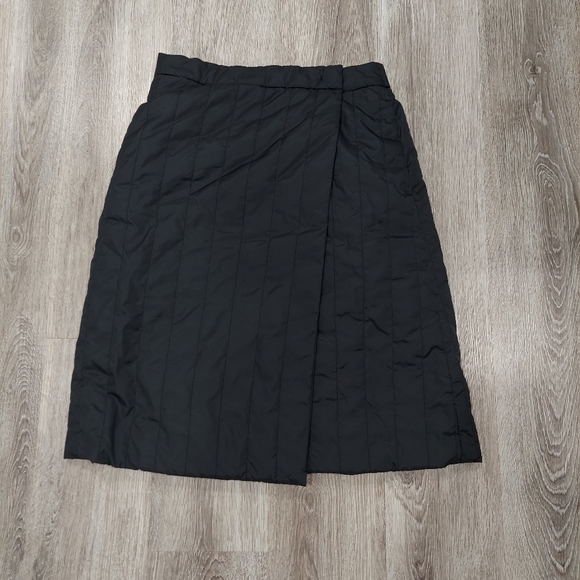 Uniqlo Black Heattech Windproof Wrap Skirt - Picture 1 of 4